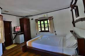 Alongkot Beach Resort Khanom