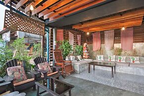 OYO 75304 Riverside Guesthouse