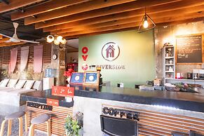 OYO 75304 Riverside Guesthouse
