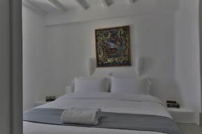Trieris Villa & Suites