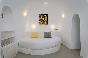 Trieris Villa & Suites