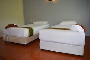 B Square Hotel