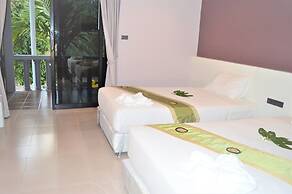 B Square Hotel