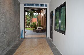 B Square Hotel