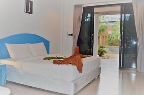 B Square Hotel