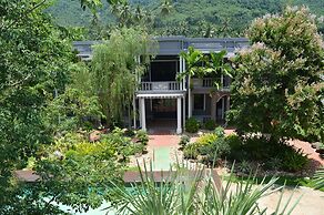B Square Hotel
