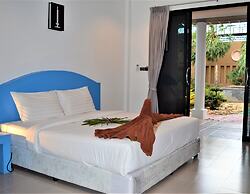 B Square Hotel