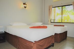B Square Hotel