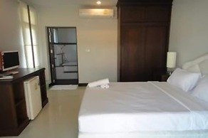 Khanom Sunrise Beach Hotel