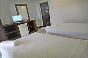 Khanom Sunrise Beach Hotel