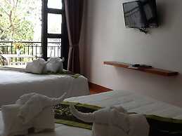 Blue Lake Homestay