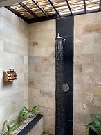 Oceans 5 Dive Resort