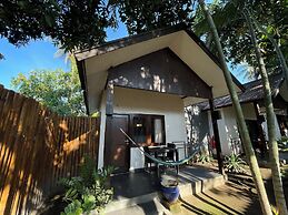 Oceans 5 Dive Resort