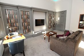 Court Residence
