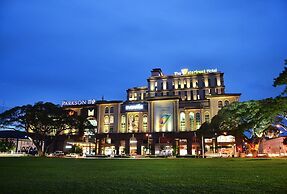 The Waterfront Hotel