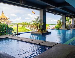 The Waterfront Hotel