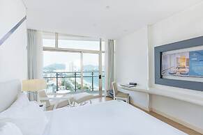 Diamond Bay Hotel