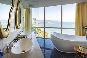 Diamond Bay Hotel