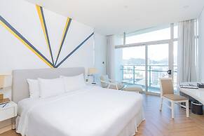 Diamond Bay Hotel