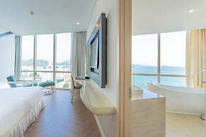 Diamond Bay Hotel