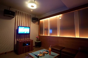 Ploy Palace Hotel