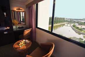 Ploy Palace Hotel