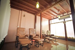 Ploy Palace Hotel
