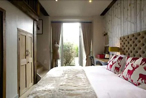 The Pear Tree Inn