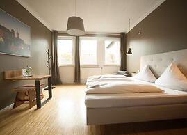 Five Reasons Hotel & Hostel