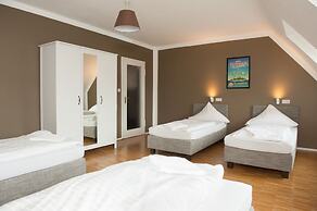 Five Reasons Hotel & Hostel