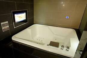 WE Motel