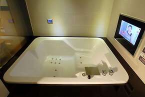WE Motel