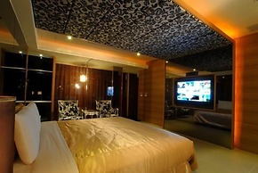WE Motel