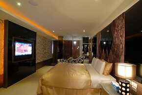 WE Motel