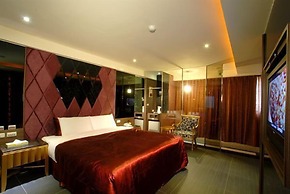 WE Motel