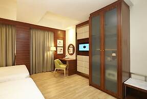 Hotel Six Seasons