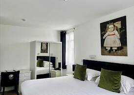 Sarum Hotel