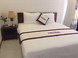 Halona Hotel