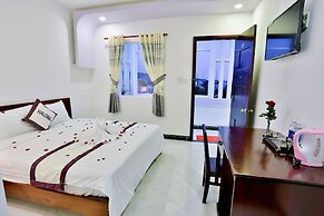 Halona Hotel
