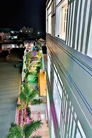 Halona Hotel
