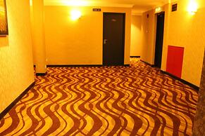 Clover Hotel