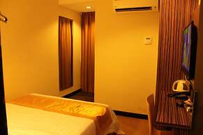 Clover Hotel