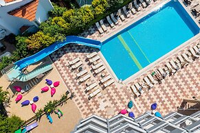 Selen Hotel Icmeler