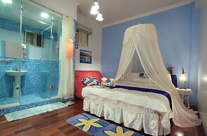 Love in Pearl Hostel