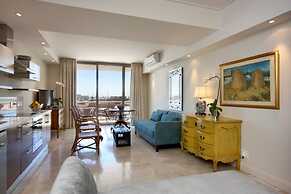 702 Canal Quays