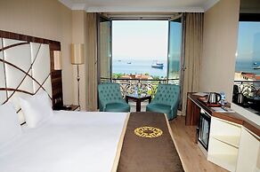 The Grand Mira Hotel