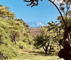 Mount Meru Game Lodge