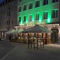 Hotel FIVE