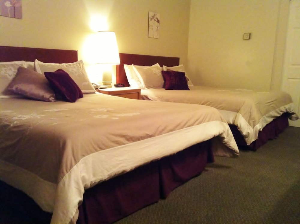 Slumber Lodge Motel