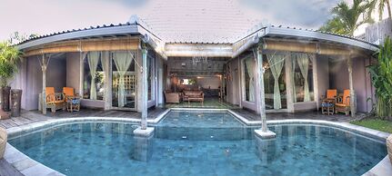 Villa West